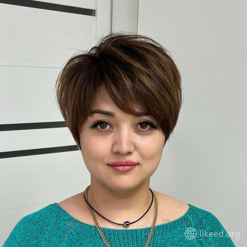 Effortless Volume with a Tousled Pixie