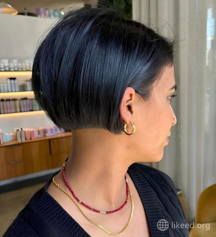 Glossy Black Inverted Bob
