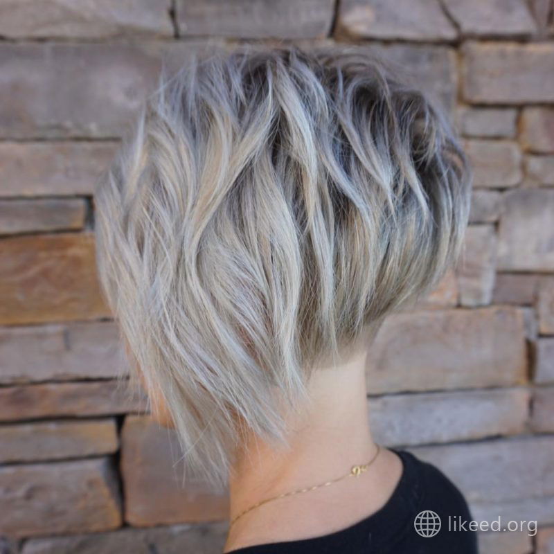 Layered Bob with Ashy Highlights