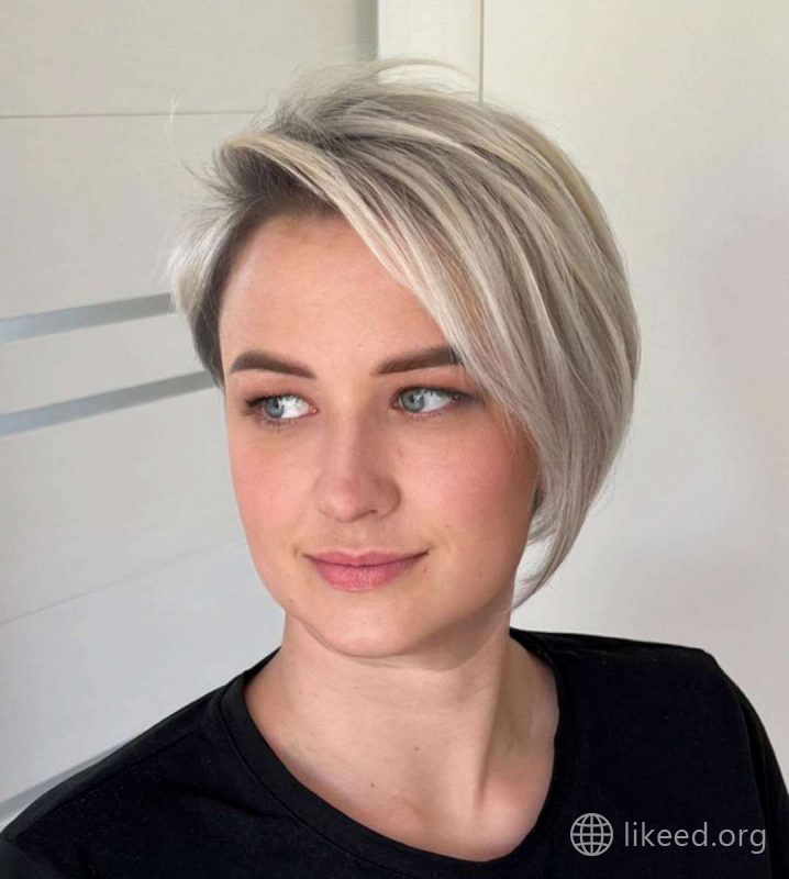 Layered Bob with Subtle Highlights