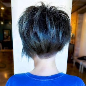 Chic Back View: Textured Layers for Extra Volume