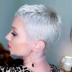 Smooth Transitions: Feminine Yet Fearless from the Left Side