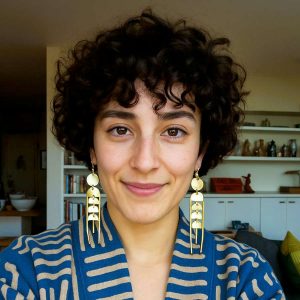 Effortless Round Bob with Natural Curls