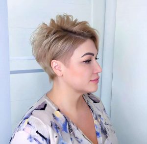 Sleek Precision: Short Hair with a Stylish Edge
