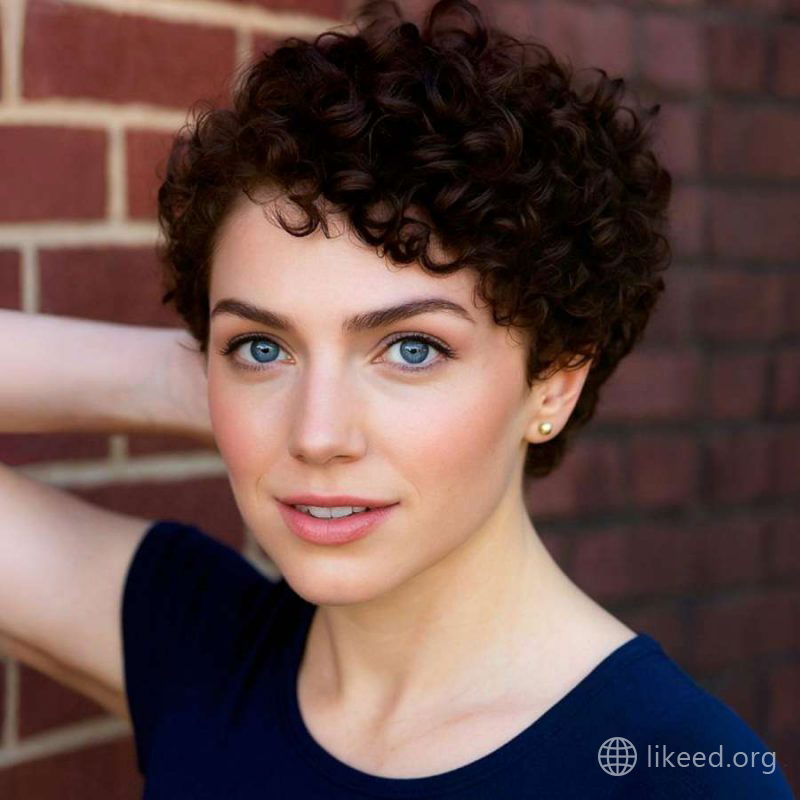 Tightly Defined Curls in a Tapered Sculpted Cut